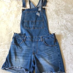 Short overalls
